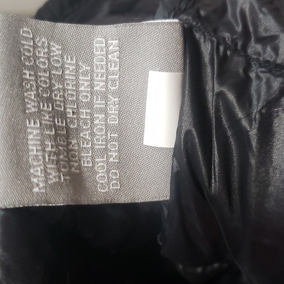 MK Michael Kors NWOT Lightweight Full-zip Black w/ Red Trim Puffer Jacket, XL - Picture 8 of 9